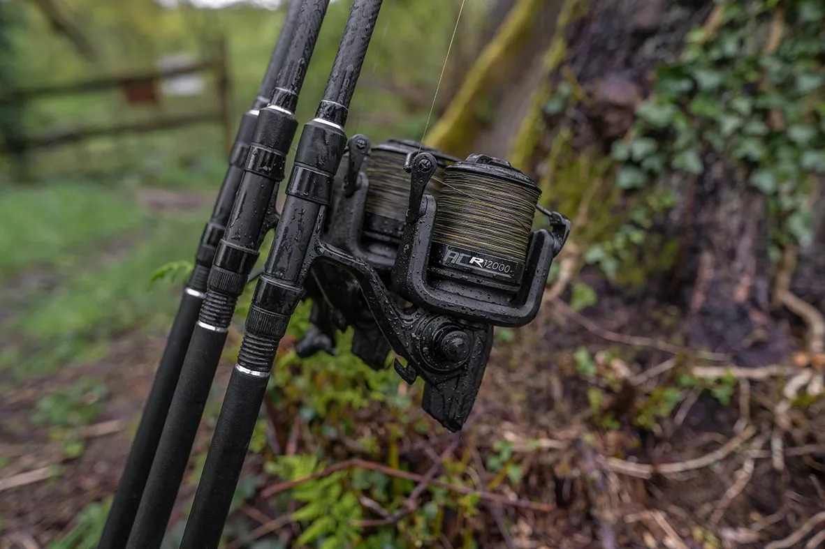 Avid Carp Outline Camo Braided Mainline 0,25mm 600m